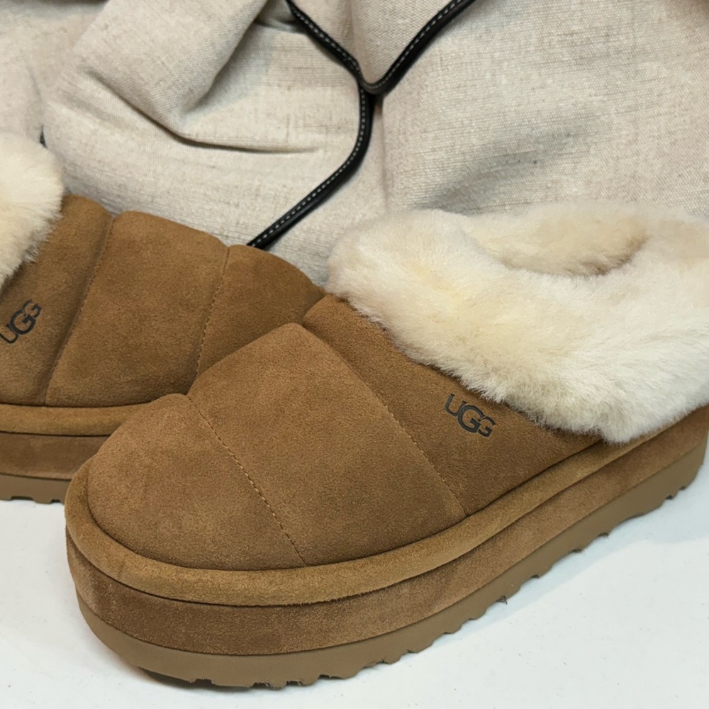 UGG Tazzlita - size 9